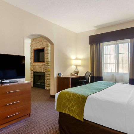 Comfort Suites Stevensville - St Joseph Екстер'єр фото
