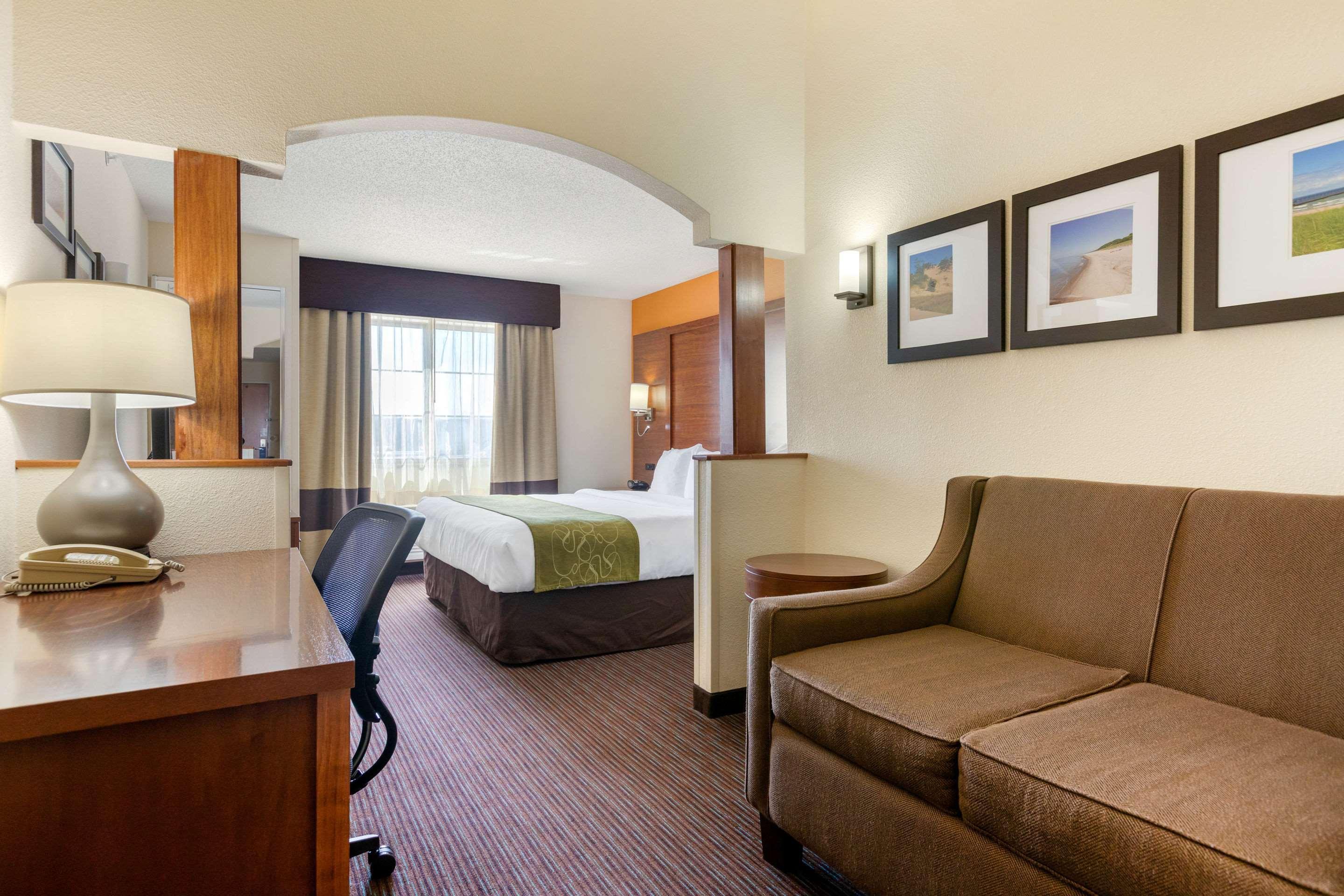 Comfort Suites Stevensville - St Joseph Екстер'єр фото