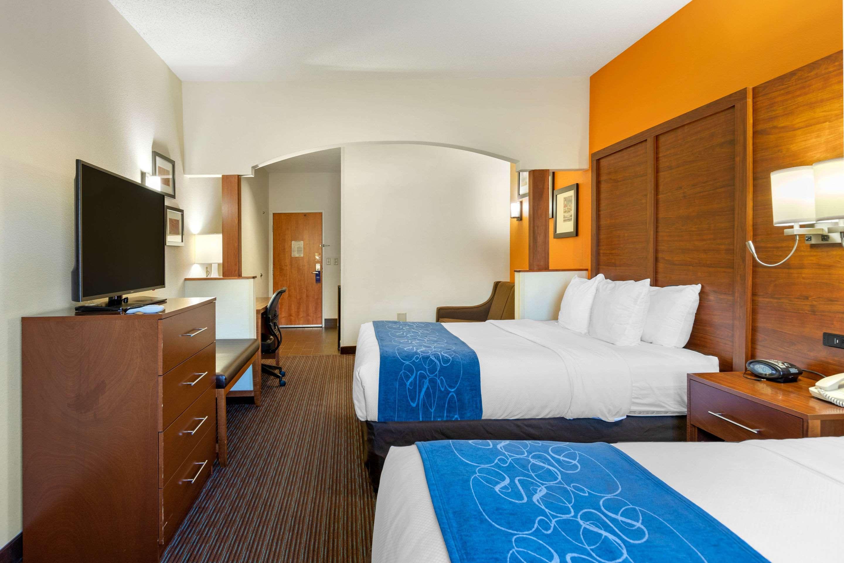 Comfort Suites Stevensville - St Joseph Екстер'єр фото