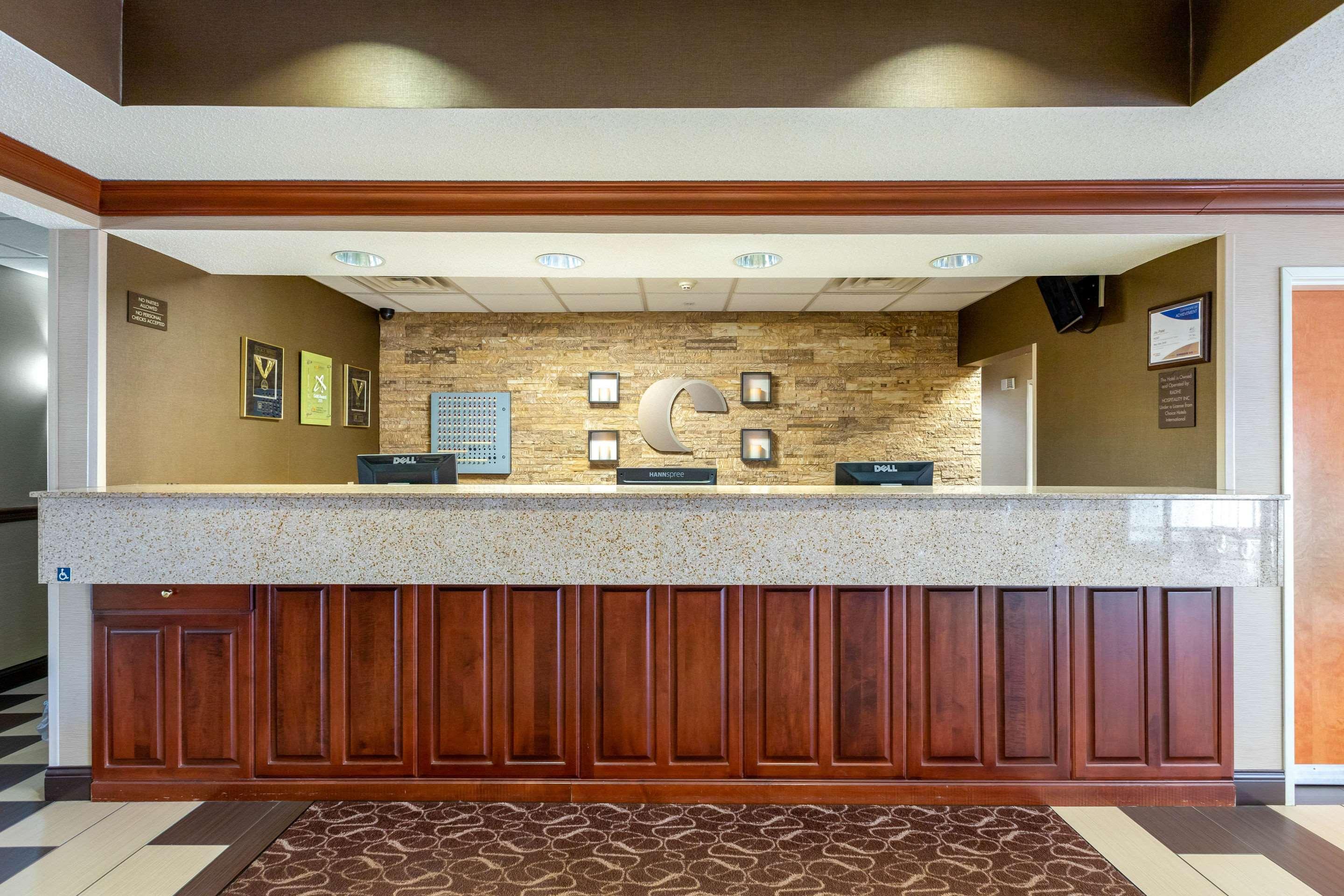 Comfort Suites Stevensville - St Joseph Екстер'єр фото