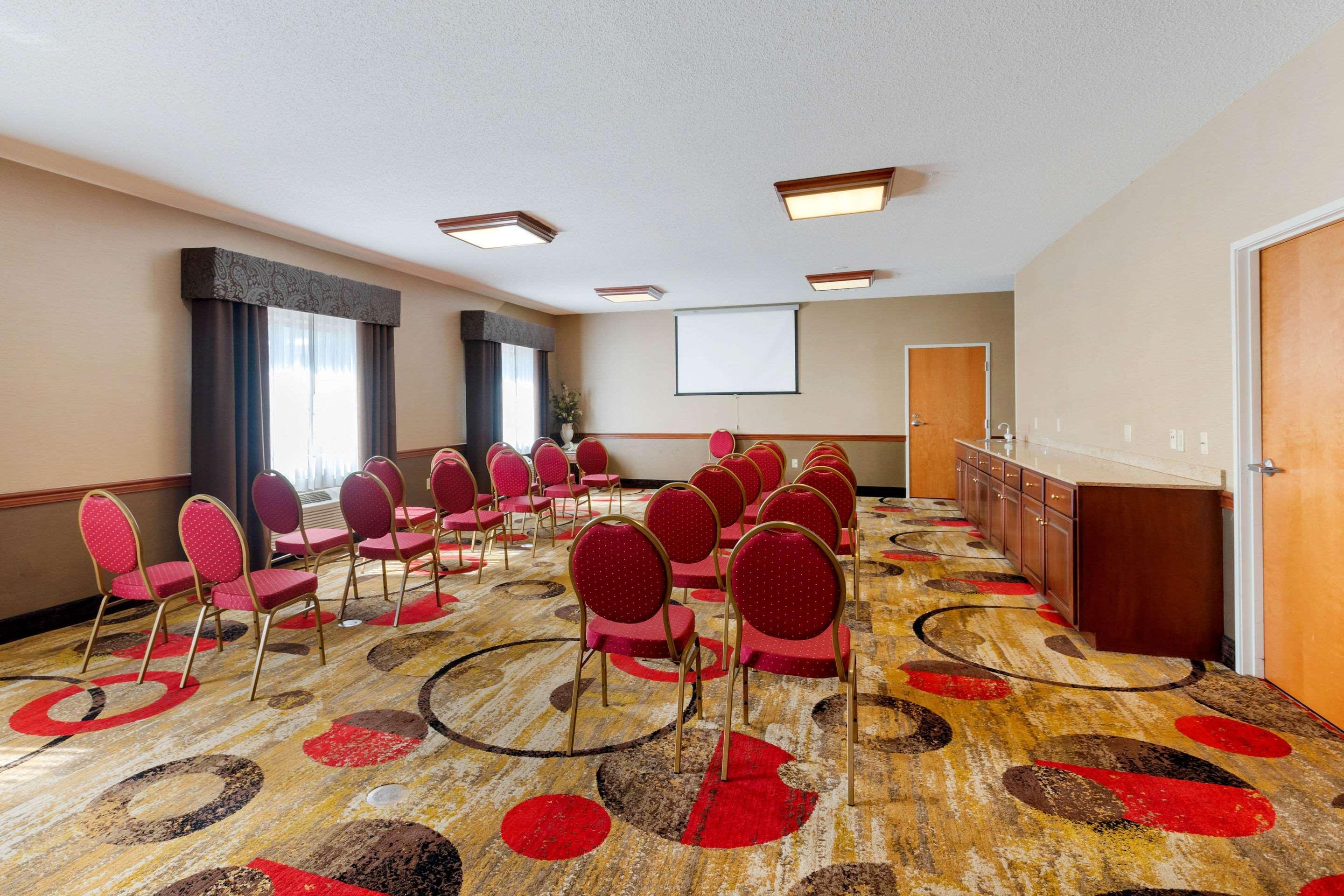 Comfort Suites Stevensville - St Joseph Екстер'єр фото