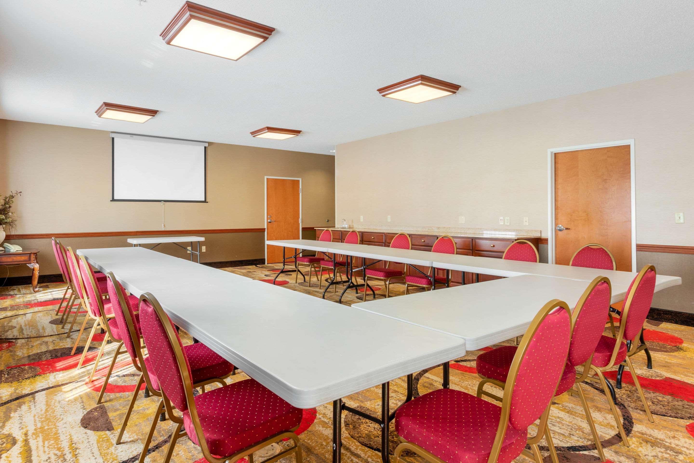 Comfort Suites Stevensville - St Joseph Екстер'єр фото