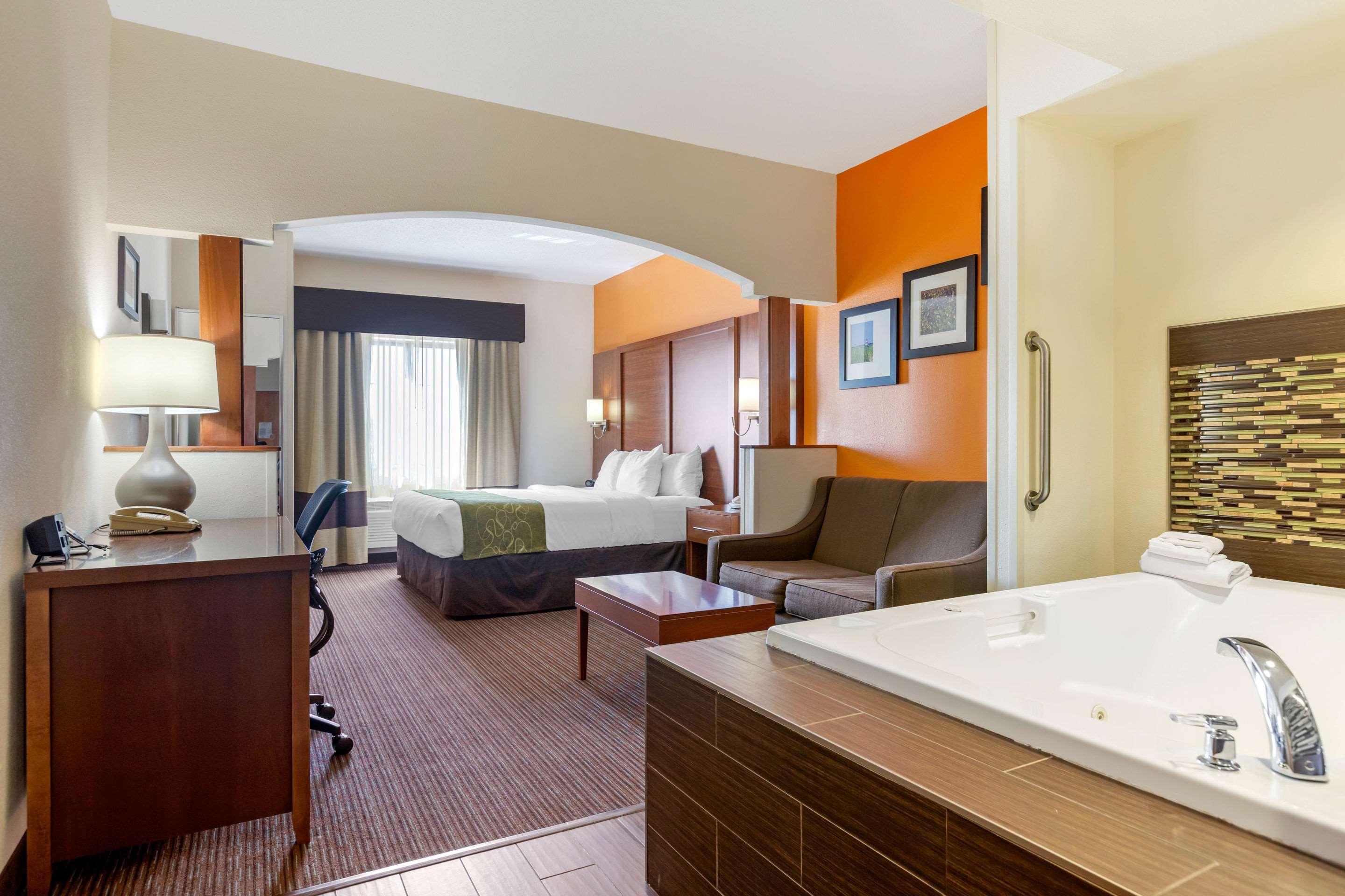 Comfort Suites Stevensville - St Joseph Екстер'єр фото