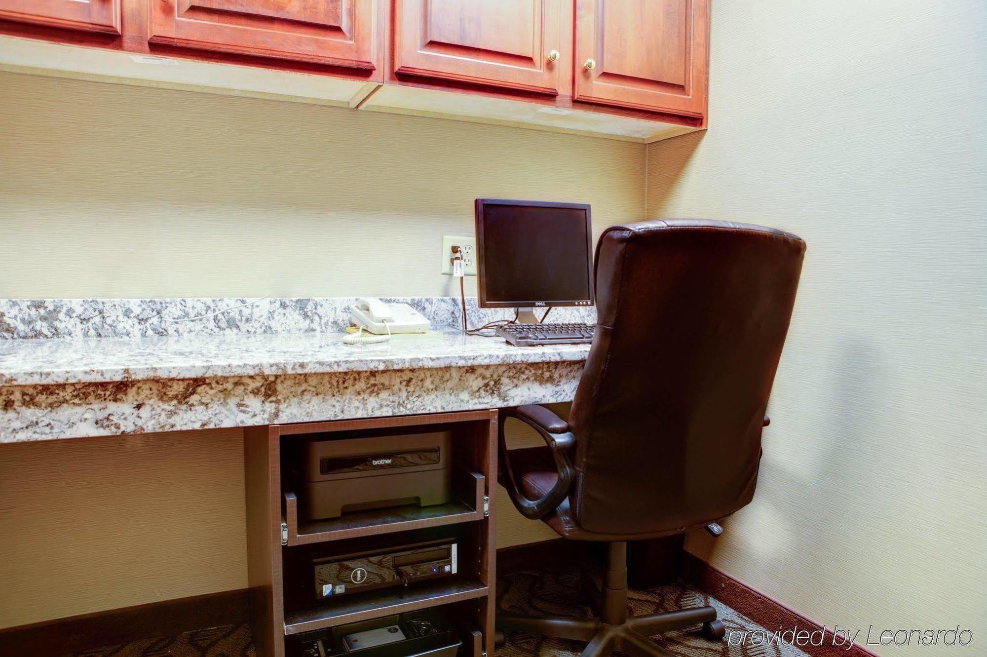 Comfort Suites Stevensville - St Joseph Екстер'єр фото
